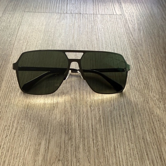 quay australia backstage pass gunmetal metallic aviator sunglasses eyewear NEW